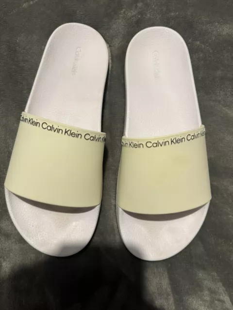 CALVIN KLEIN JEANS JUNIOR Sliders Black Size UK 4 REF17 21.99