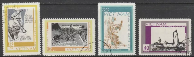 Vietnam Michel 559/62 ""Combattimento e produzione"" timbrato