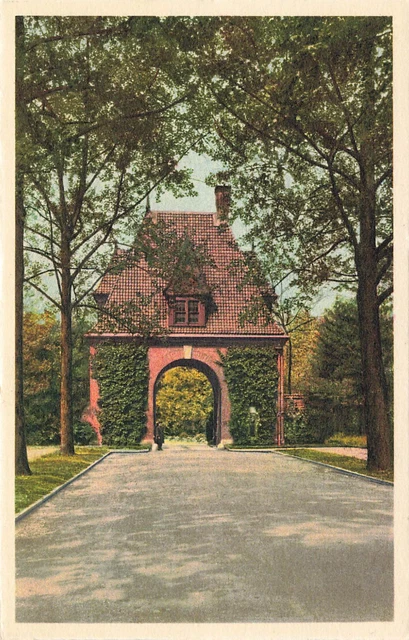 BILTMORE HOUSE LODGE GATE ENTRANCE POSTCARD BILTMORE NC NORTH CAROLINA 1920s