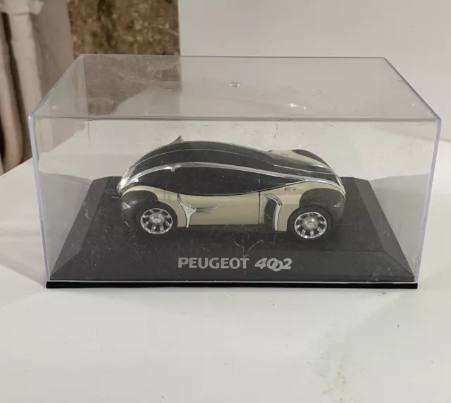 Voiture Peugeot 4002 Avec Boîte Collection Deco Miniature