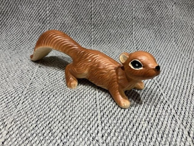 Vintage MCM Artmark Wall Climber Squirrel Figurine Ceramic 7” Long Vintage MCM Artmark Wall Climber Squirrel Figurine Ceramic 7” Long