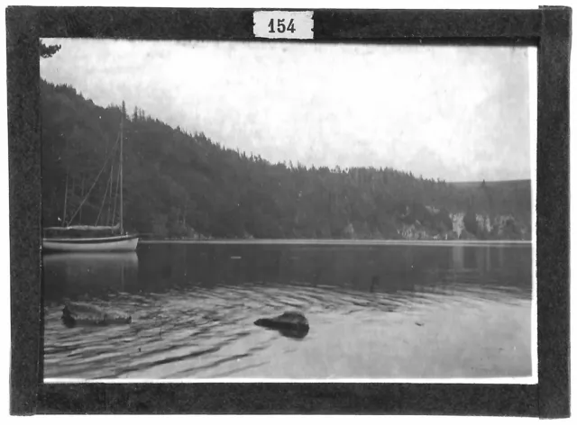 Plaque verre photo ancienne positif noir et blanc 6x9 cm bateau lac vintage
