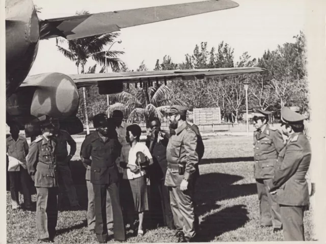 CUBAN REVOLUTION AIR FORCE PLANE COMM FIDEL CASTRO CUBA 1960s KORDA Photo Y 411