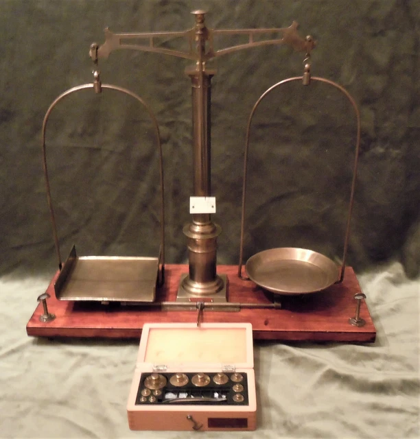 Antike Apothekerwaage  Balkenwaage STATHMOS Schweden – Messing – und Gewichte