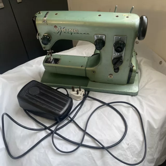 Vintage Husqvarna Viking 19E Special Zig Zag Electric Sewing Machine Heavy Duty