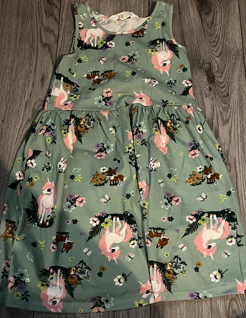 bundle of girls clothes age 6-7 years.                (c40) 3