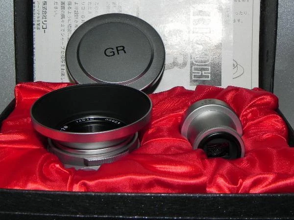 Limited item RICOH GR 28mm/f2.8 lens set (L manuto) mint condition