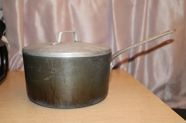 MAGNALITE Professional USA GHC 3 Quart Sauce Pan Anodized Cast Aluminum w/ Lid