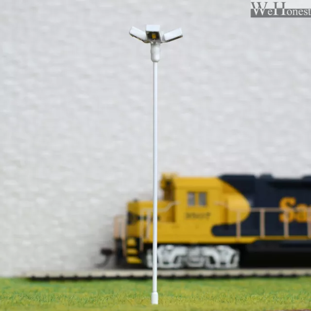 4 pcs HO scale Model Floodlight Cold SMD LED made Cold Lamppost longlife #014