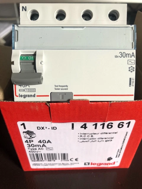 411207 Legrand Disjoncteur différentiel tétrapolaire 25A 300mA type AC - DX³6000 10kA 4P