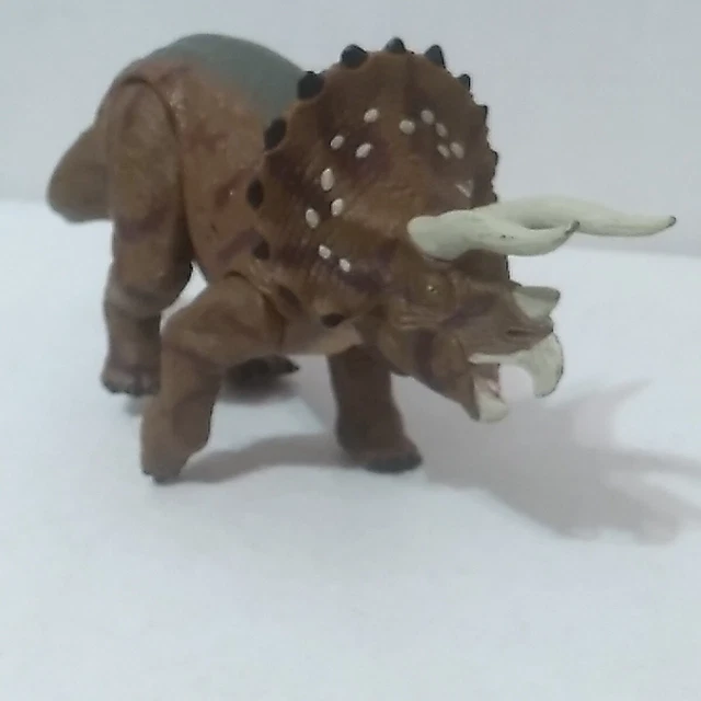 HASBRO JURASSIC PARK III 3 Triceratops Re Ak A Tak Dinosaur With Sound
