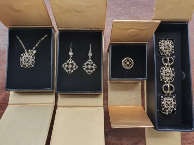 Avon Signature Collection Jewellery Set Brand New In Boxes x4 pieces