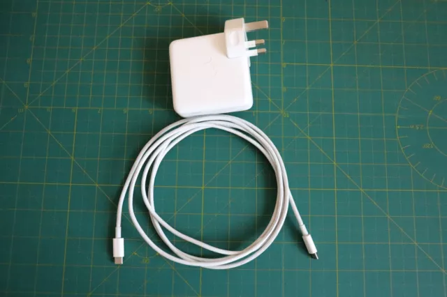 Apple 61W USB C Charger A1947 MacBook Pro Air Power Adapter Genuine And Cable