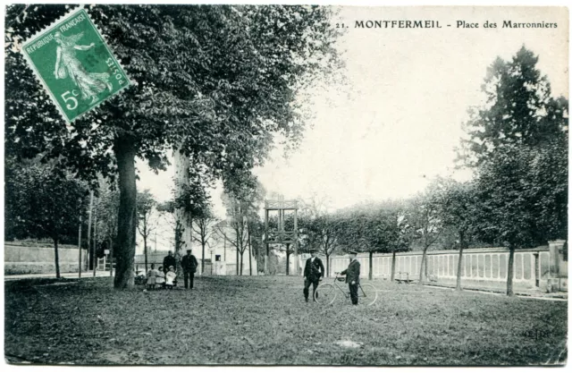 MONTFERMEIL - Place des Marronniers. Ed. ELD 21