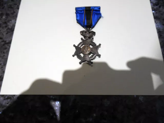 belle medaille ordre de leopold en argent unilingue