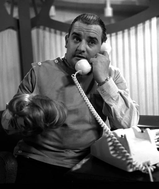  BRITISH COMEDY ACTOR And Entertainer Ronnie Barker Talking 1964 OLD Bildidee 