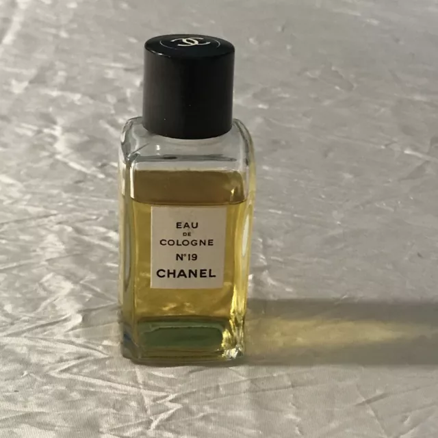 Chanel No. 19 (1971) - Yesterday's Perfume