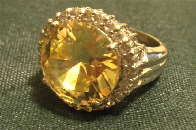 Park Lane Holiday Ring with Lemon Stone surrounded by Swarovski CZs Size 6 "Z"