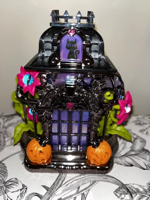 Bath Body Works Halloween Haunted House Pumpkins Projecting Light Up Wallflower