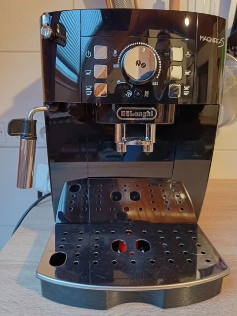 Delonghi Ecam 21.116.b Magnifica S Test DELONGHI ECAM 21.116.B Magnifica S schwarz + funktioniert + gebraucht
