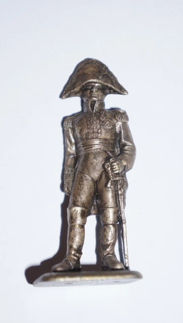 FIGURINE EN PORCELAINE Maréchal de l'Empire 20e siècle EUR 40,00 - FR