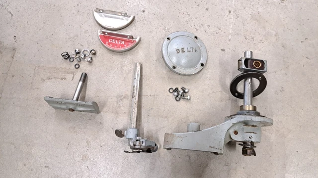 Lote de piezas de sierra de desplazamiento Delta 24" mandril émbolo montaje de mesa guía Trunnion sujetador brazo