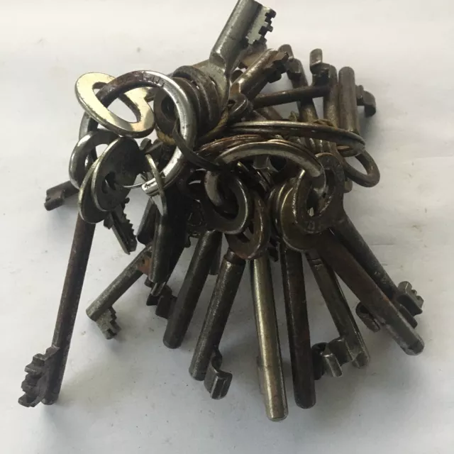 Konvolut alte Schlüssel Möbelschlüssel Türschlüssel und andere Schlüssel