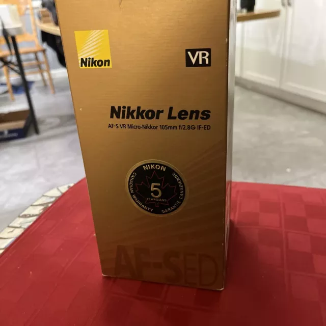 *** USED *** Nikon AF-S Micro-Nikkor 105mm f/2.8G IF-ED VR Lens Boxed