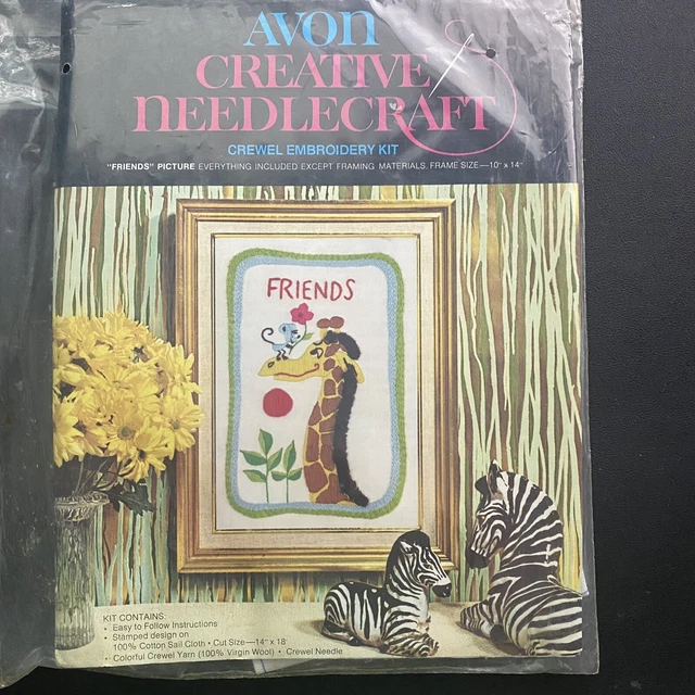 Kit de bordado de crema Avon Creative Needlecraft "FRIENDS"" de colección jirafa
