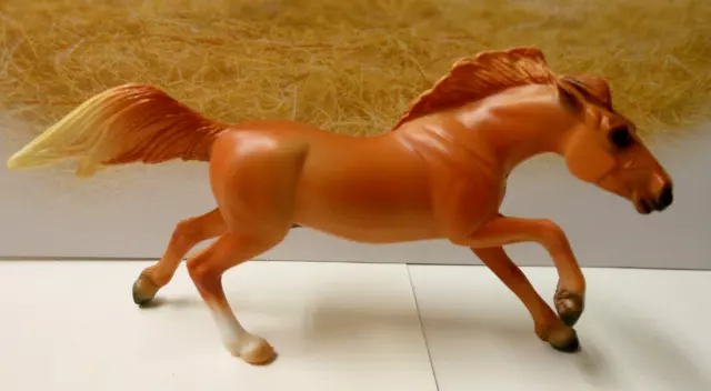 BREYER Horse 6222 Foal Surprise Sorrel Mustang STABLEMATE 2021 1:32 SCALE FIGURE