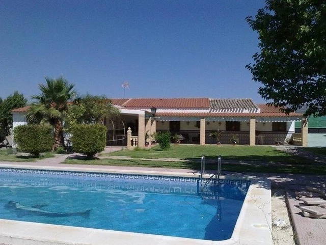 Finca in Moratalla (Murcia) 4SZ 3Bad, mit 50000m2 Land 300m2 WFL.Pool Ruhige Lag