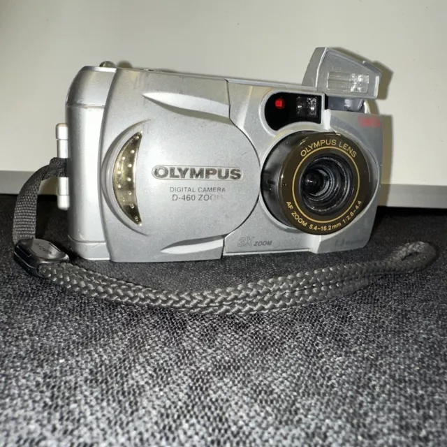 Olympus CAMEDIA D-460 Zoom 1.3MP Digital Camera - Silver *TESTED & WORKING *