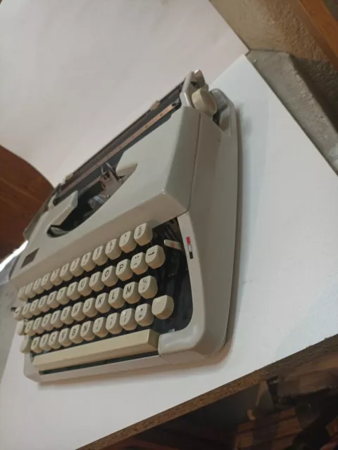 Machine à écrire portable Japy L72 en très  bon état 3