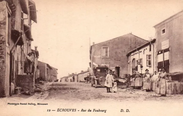 CPA 54 - NUTS (M. and Moselle) - 12. Rue du Faubourg - D. D. (Animated, Auto)