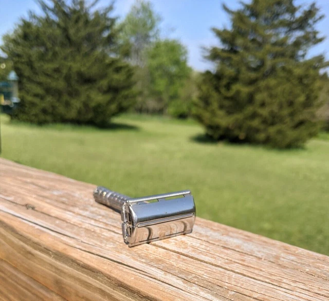 Gillette 1956 Flare Tip Super Speed DE Safety Razor (B-2)
