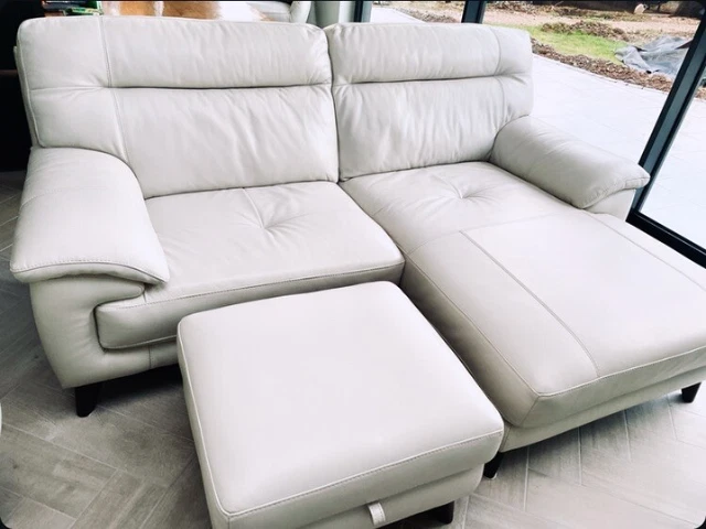 Regina sales sofa dfs
