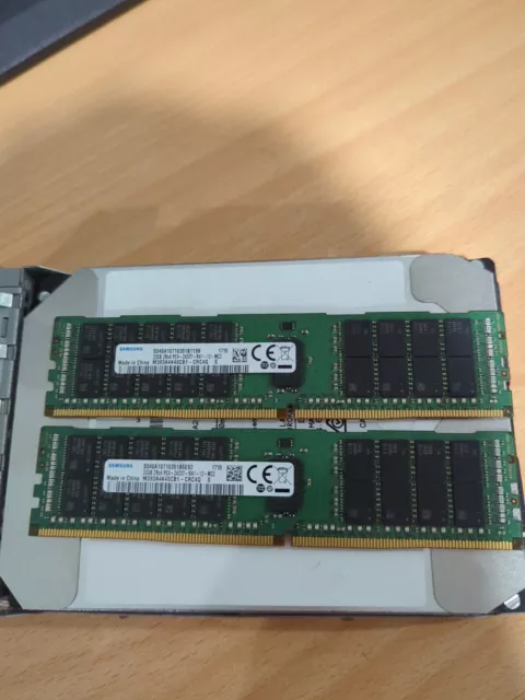 Samsung 32GB PC4-2400t DDR4 19200 Server RAM - M393A4K40BB1CRC4Q