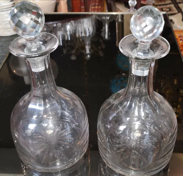 Paire de carafes en cristal taillé XIXème