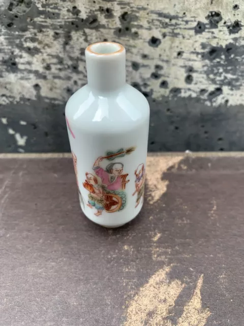 Antique Chinese Famille Rose Porcelain Figures Snuff Bottle Vase Good Condition