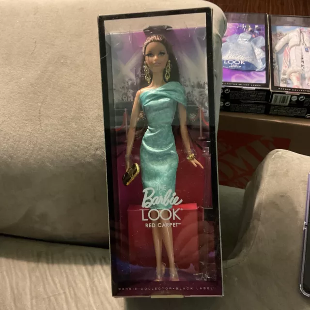 The Barbie Look Red Carpet Barbie Doll Green Dress #BCP88 NIB NRFB 2013 Mattel