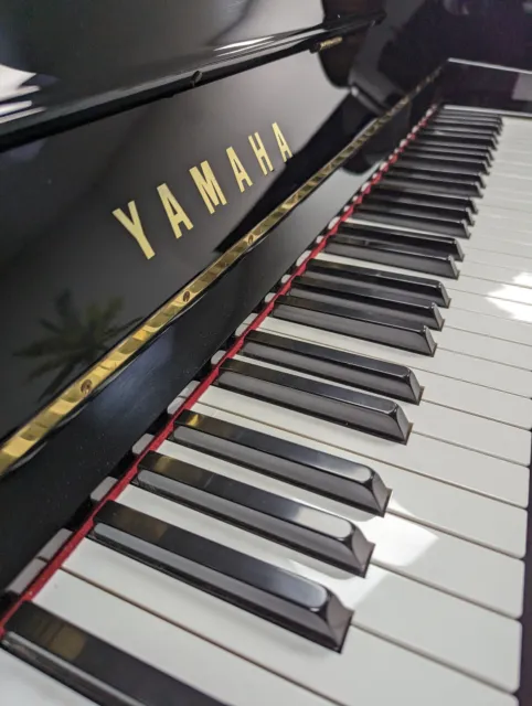 Piano Yamaha U10