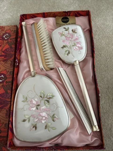 vintage mascot ladies dressing table set comb mirror brush clothes vanity show