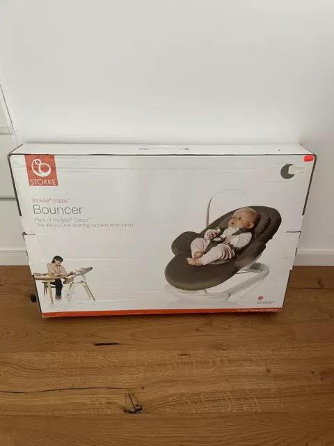 Stokke Steps Bouncer Babwippe Hochstuhl mit Neugeboreneneinsatz