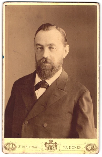 Fotografie Otto Reitmayer, München, Briennerstrasse 4, Portrait charmanter Herr