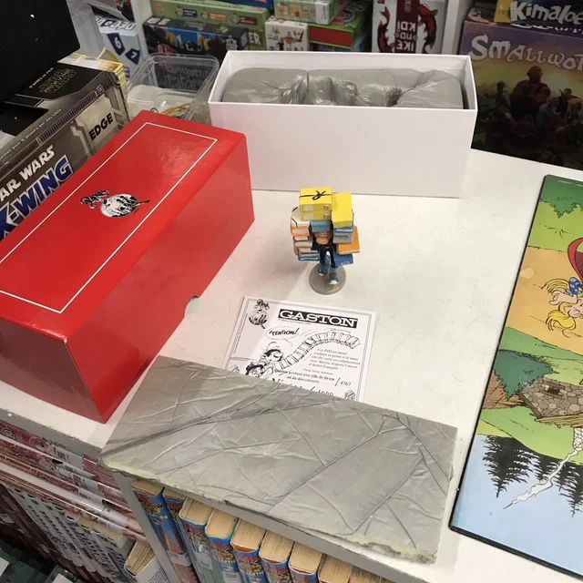 Figurine Gaston Lagaffe Par Pixi - Scène Du Cirage - édition Limitée 1996, Boîte Et Certificat