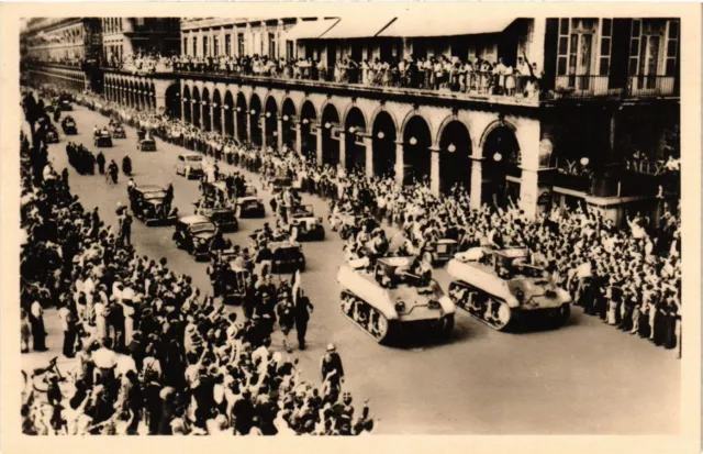 CPA AK Militaire Liberation de Paris Cortege officiel Rue de Rivoli (697347)