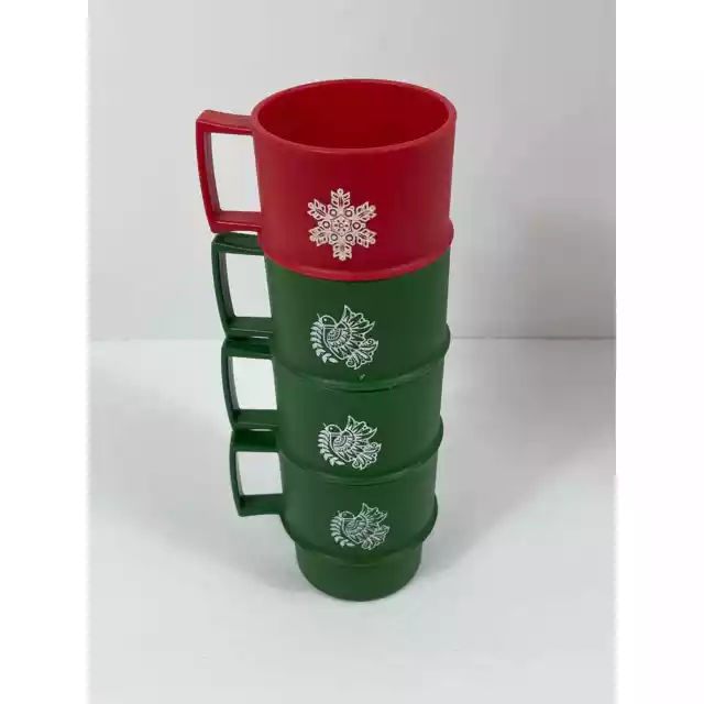 https://www.picclickimg.com/EZwAAOSwerVlR8Uf/Tupperware-Christmas-Stacking-Red-and-Green-Mugs-Cups.webp