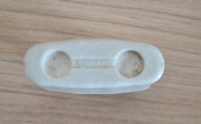 Ancien fusible à recharge en porcelaine LEGRAND  6 Ampères /250V Legrand (Testé)