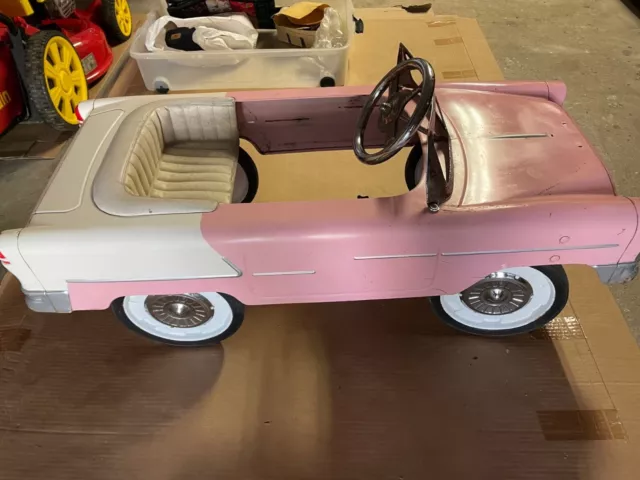  Voiture à pédales ancienne Chevrolet BEL AIR de 1955