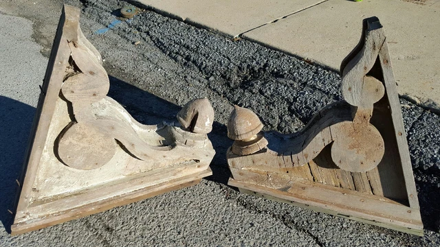 (2) Antique Shabby Chic Victorian Wooden Corbels Brackets Distressed Salvaged #3